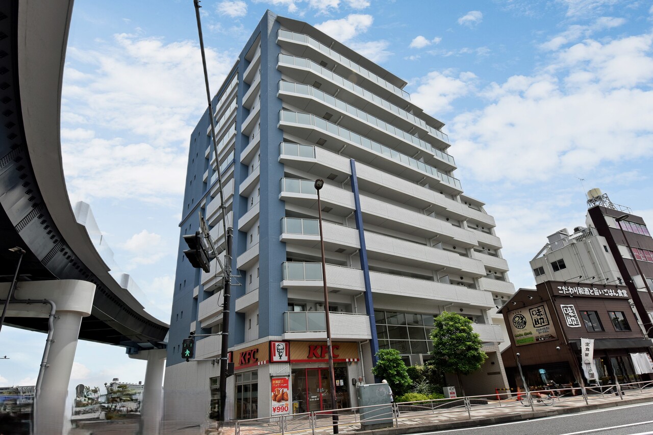 京急本線「追浜駅」「京急田浦駅」利用可能。総戸数220戸の大規模マンションです。