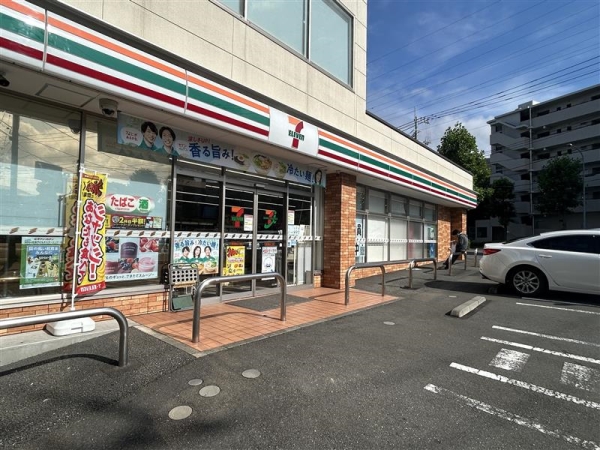 セブンイレブン横浜港南台4丁目店（約110ｍ）