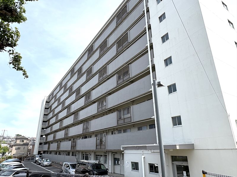 小学校徒歩10分・公園徒歩6分と子育て環境良好！