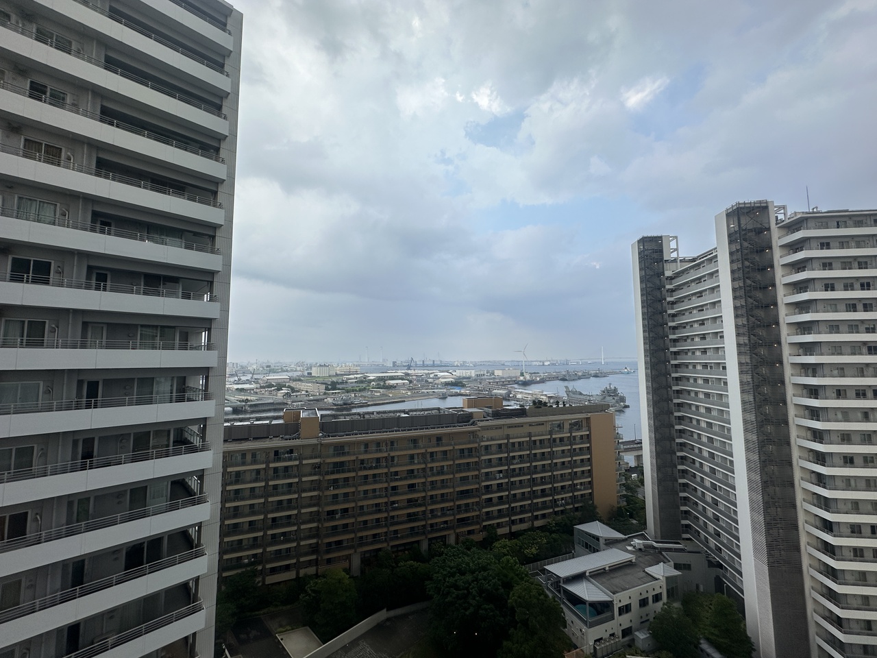 【住戸からの眺望】開放的なオーシャンビューを堪能できます。※眺望は将来にわたって保証するものではありません。