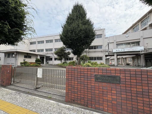 横浜市立瀬谷中学校　徒歩10分