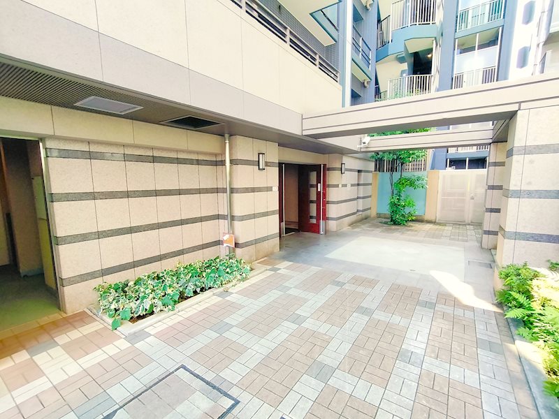 【エントランスアプローチ】JR線「新子安」駅・京急線「京急新子安」駅の2路線2駅利用可能！通勤・通・・・