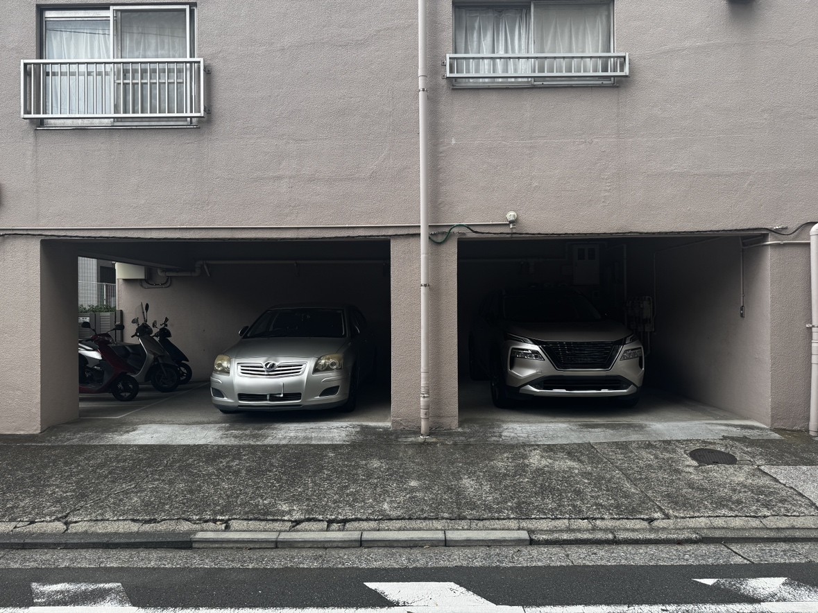【駐車場】