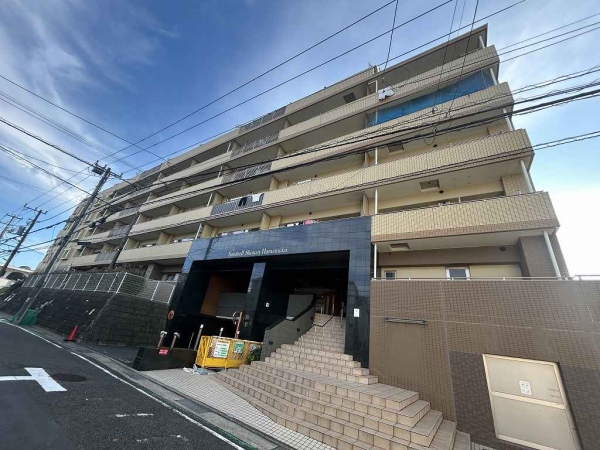 ７階建てのマンションです！