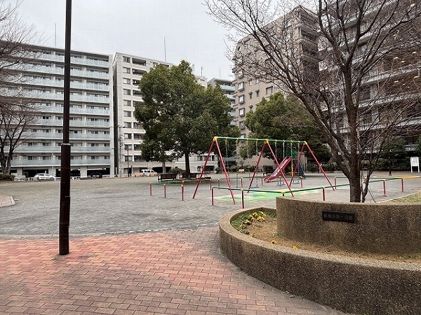 新横浜第一公園まで徒歩1分（約20ｍ）