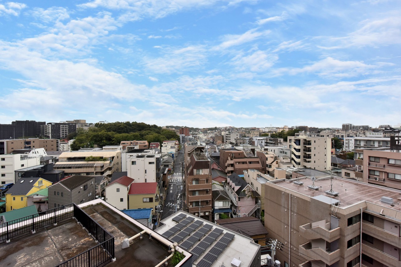 前面に建物がなく、開放的なパノラマビュー。