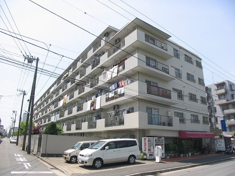 【外観】ターミナル駅「日吉」駅まで徒歩14分♪横浜市立箕輪小学校徒歩2分、横浜市立日吉中学校徒歩1・・・