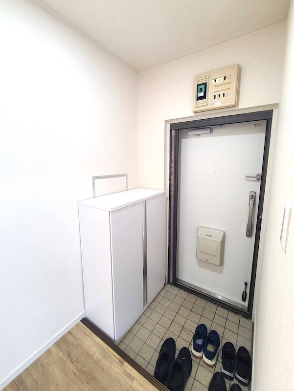 散らかりがちな玄関もスッキリの玄関収納付