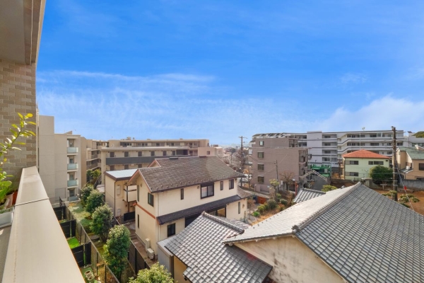 バルコニーからの開放感のある眺望　