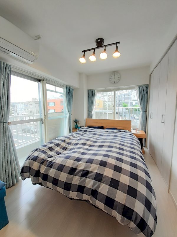 【洋室】2面採光で、陽当たりが隅々まで届きます。