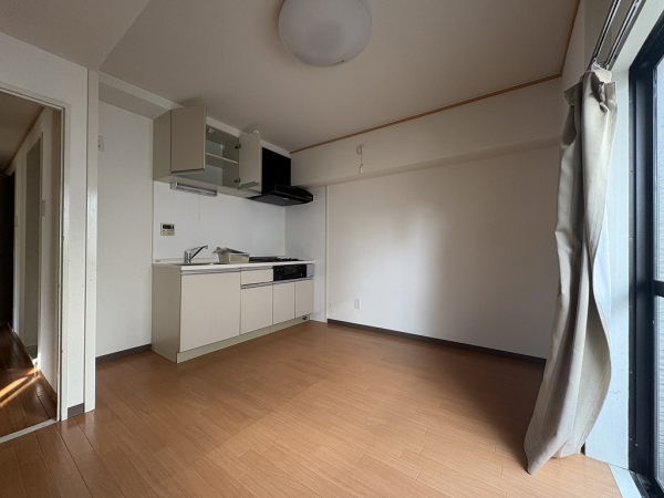 ダイニングキッチンには日差しが差し込みます