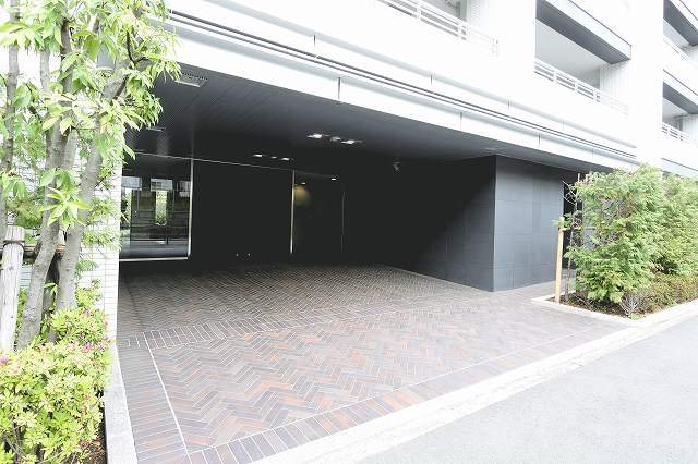 ＜共用部エントランス＞