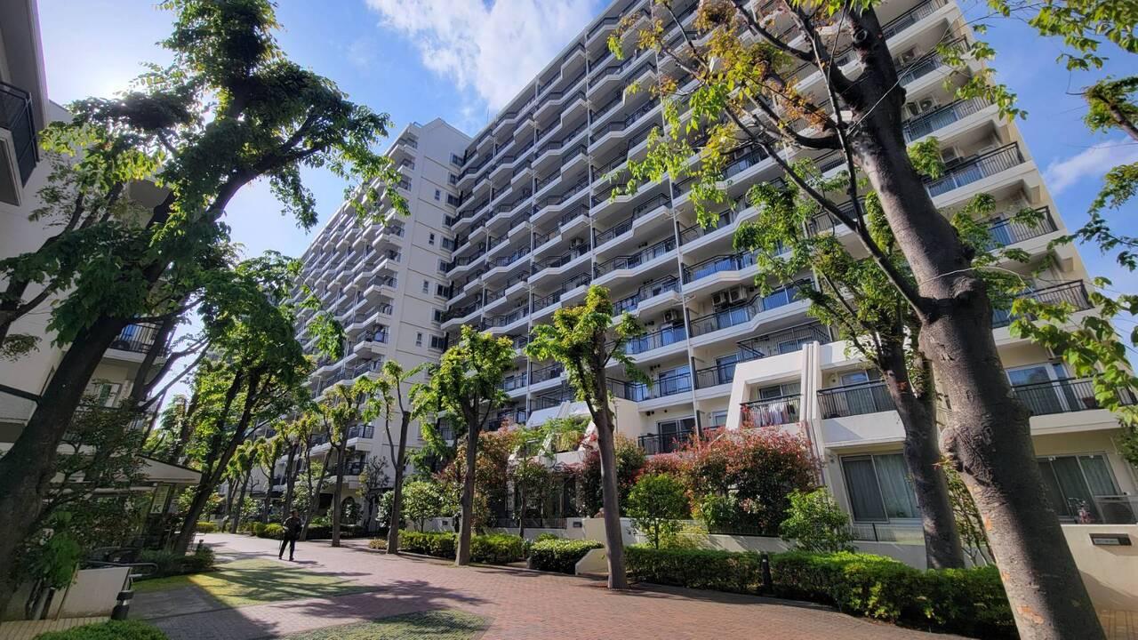 【パークシティ溝の口B棟】東急田園都市線「溝の口」駅まで徒歩7分、JR南武線「武蔵溝ノ口」駅まで徒歩6分。2沿線2駅利用可能で毎日の通勤・通学やお出掛けにも便利な立地です。