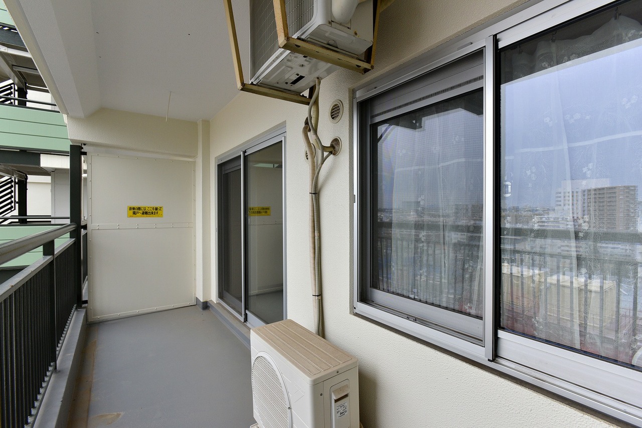 【バルコニー/北側】大切なペットと暮らせるマンションです(飼育細則あり)。これからペットを飼うことを検討している方にもおすすめ。