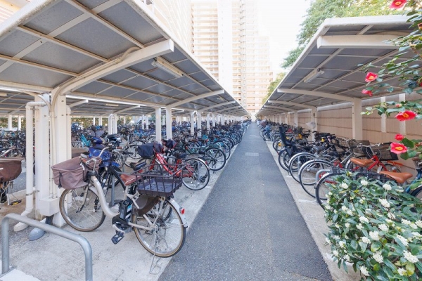 1住戸1台無償のサイクルポート付設。