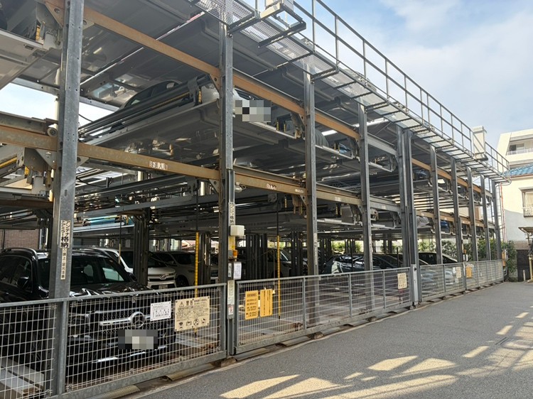 【駐車場】機械式駐車場の専用使用権付きです。無償かつ第三者にも貸与可能(使用細則有)。駐車可能なサイズはお気軽にお問い合わせください。