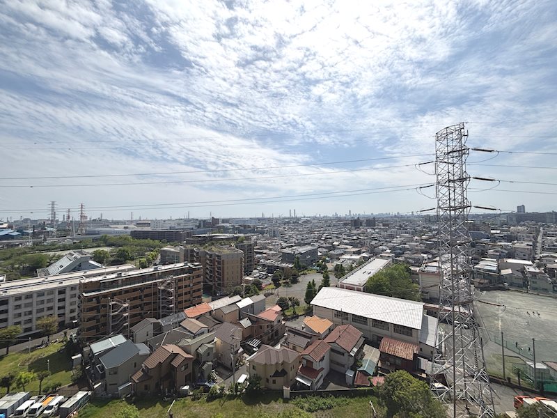＜眺望写真（2026年4月撮影）＞　南西向き・13階住戸につき、陽当たり・眺望良好！