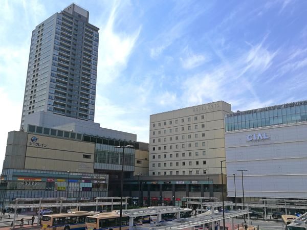 【外観】鶴見のランドマークとして建築された鶴見エリア唯一の「制震構造」タワーマンションです。