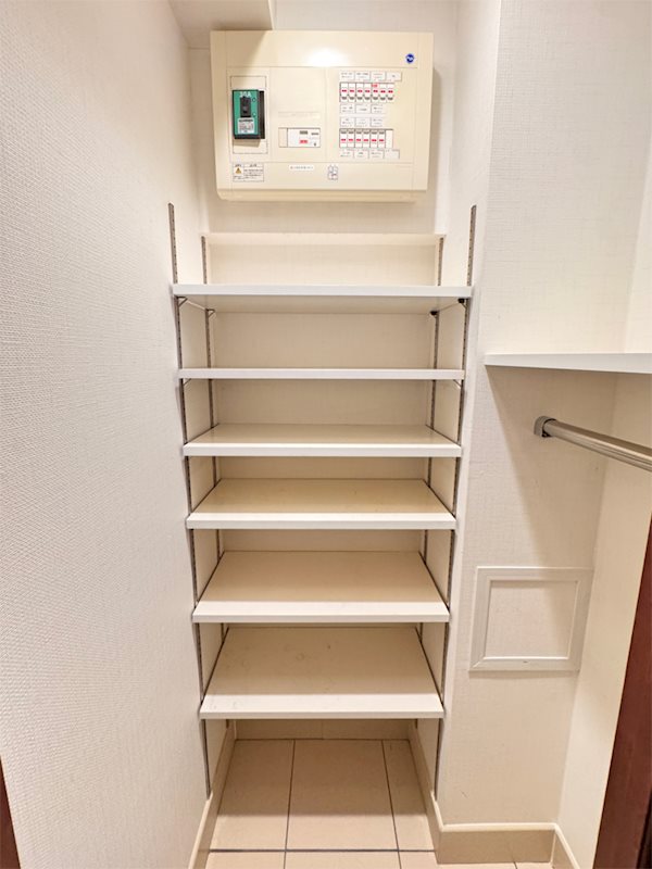 ＜シューズインクローゼット＞家族の下足を沢山収納できるシューズインクローゼット