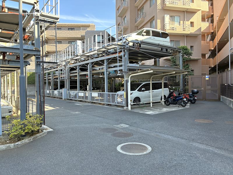 駐車場代／月額8,000～12,000円