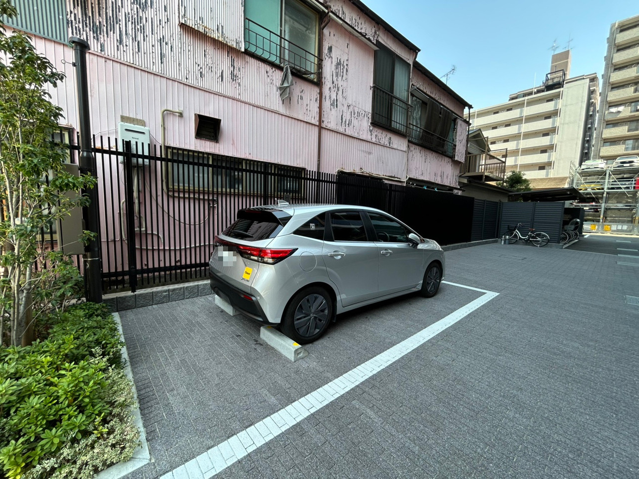 【カーシェアリング】敷地内に、便利なカーシェアリングサービスが導入されています。詳細については、お気軽にお問い合わせください。
