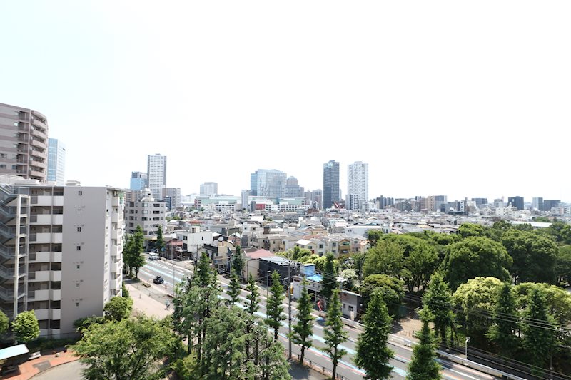 ＜バルコニーからの眺望（川崎駅方面）2026年6月撮影＞
