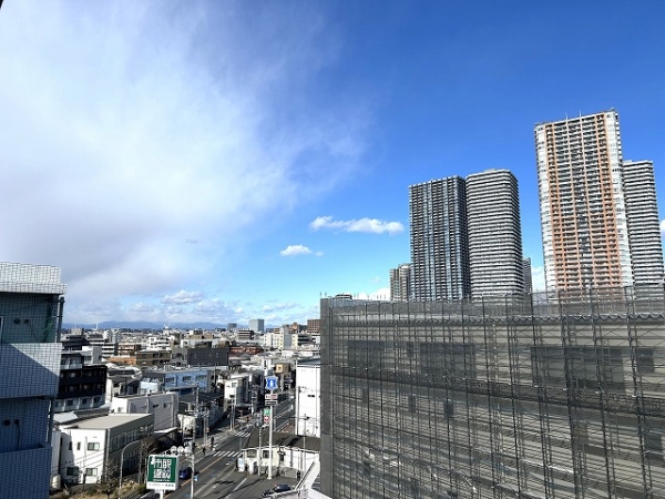 共用廊下からは広がりのある景色をご覧いただけます
