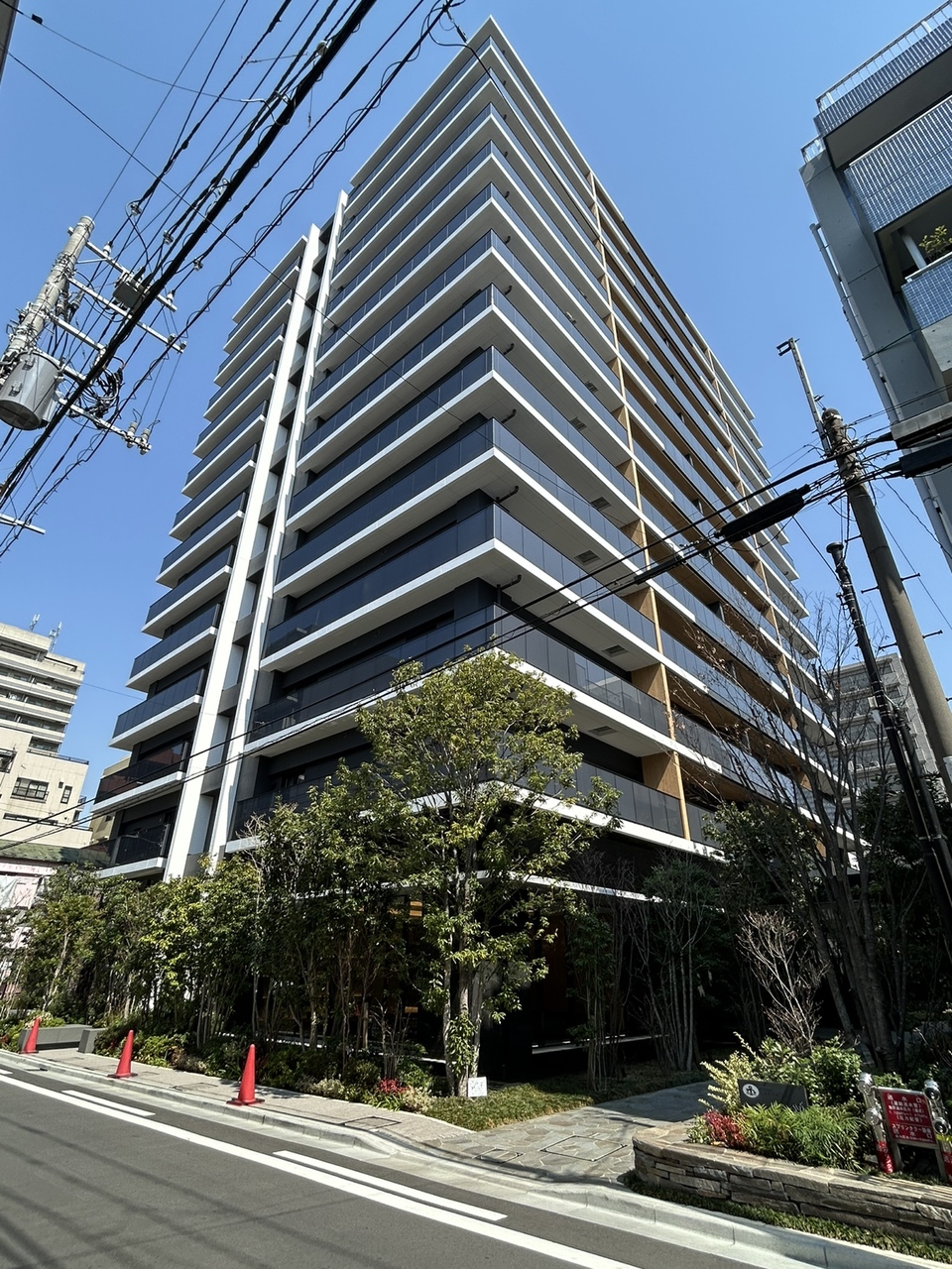 【現地外観写真】「川崎」駅から「品川」駅や「東京」駅まで乗り換えなしでアクセス可能。毎日の通勤・通学やお出掛けにも便利です。