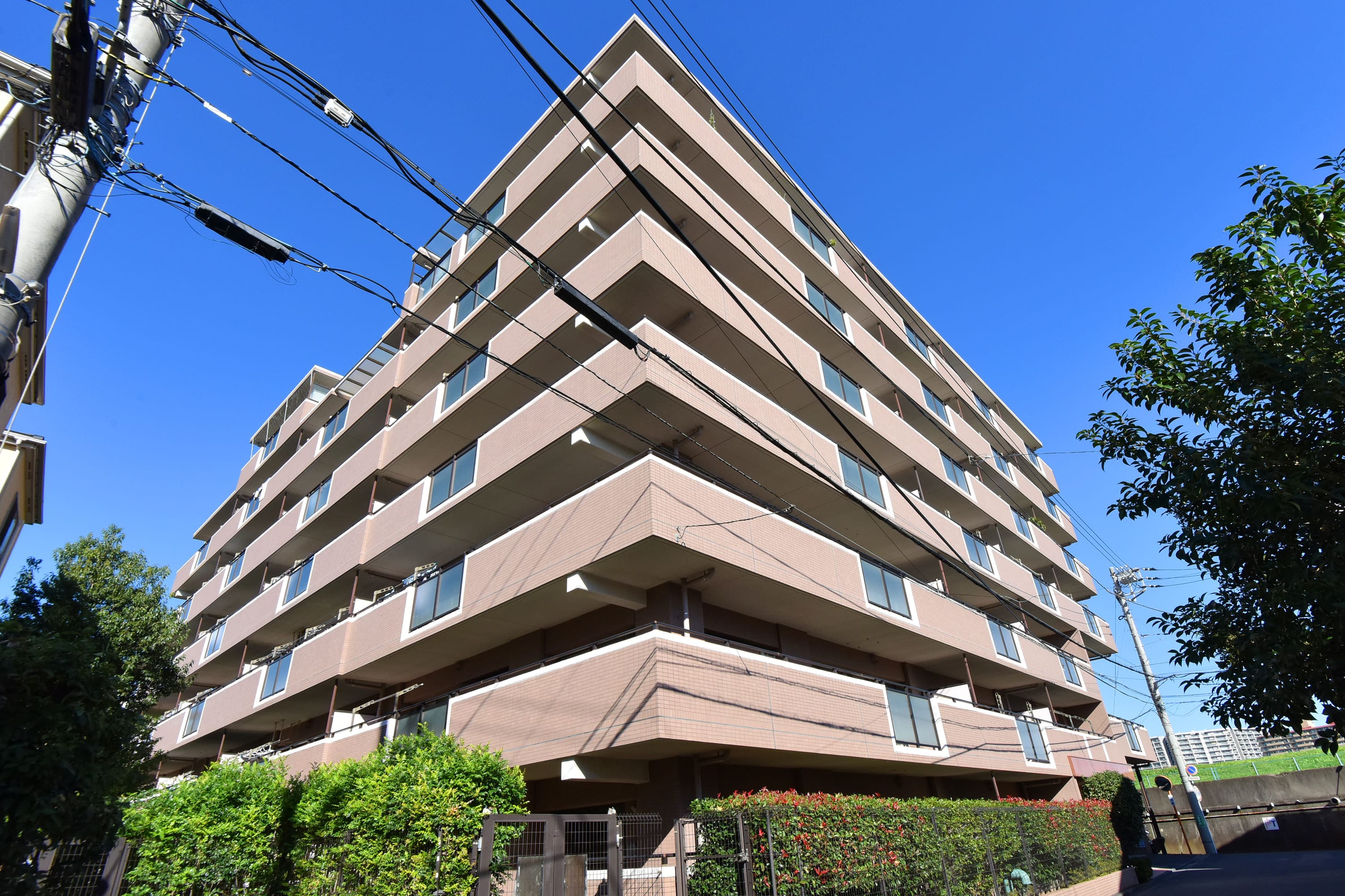 多摩川沿いに建つファミリータイプマンション！