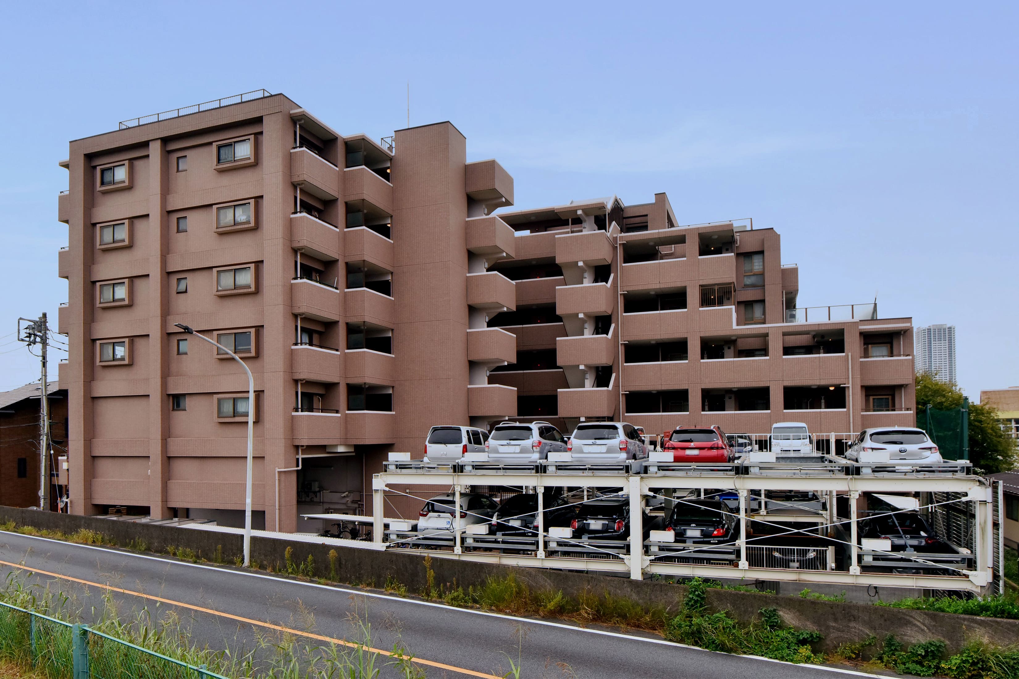 外観と駐車場