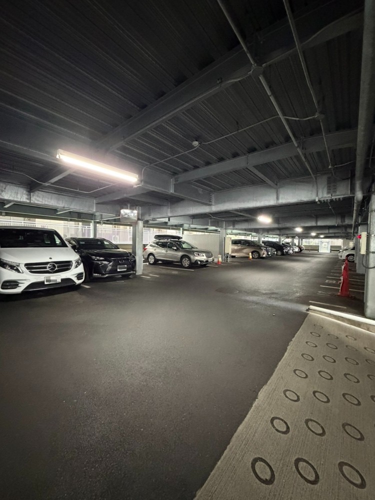 【駐車場】自走式の駐車場が備えられています。使用料金や最新の空き状況など、詳細については、直接お問い合わせください。