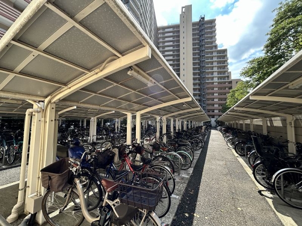 1住戸1区画無償のサイクルポート付設。