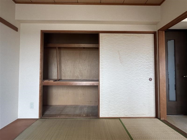 和室　押入
