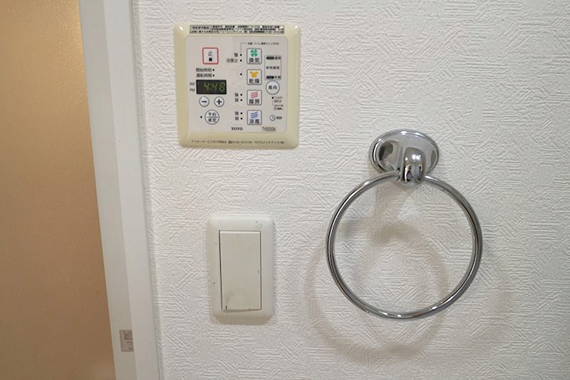 ＜浴室乾燥機能＞雨の日の洗濯もカラっと乾き、浴室内のカビ対策にもなる浴室換気乾燥機付き。