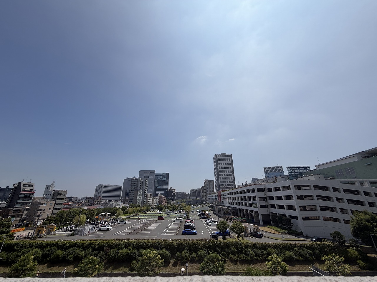 【住戸からの眺望写真】地上10階建の5階部分に位置します。晴れた日には青空を望みながらリフレッシュできそうです。※眺望は将来にわたって保証するものではありません。