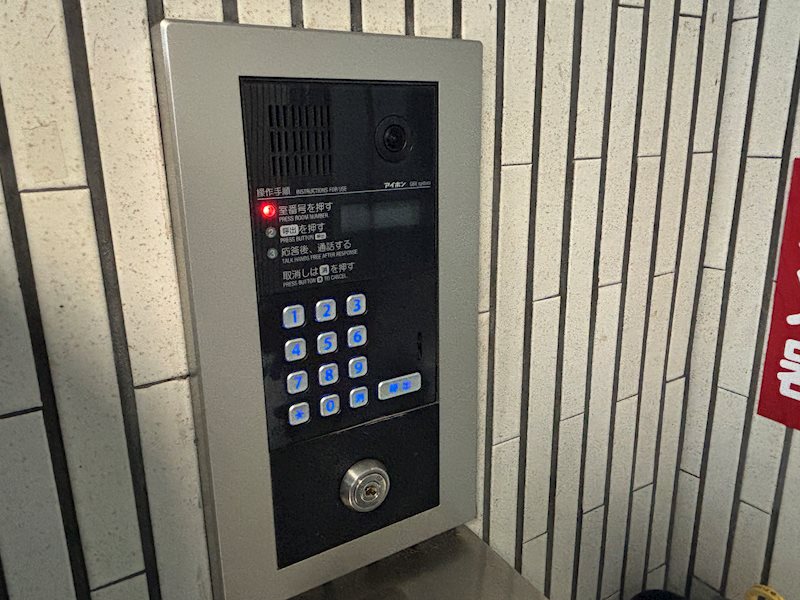 安心のオートロック付き