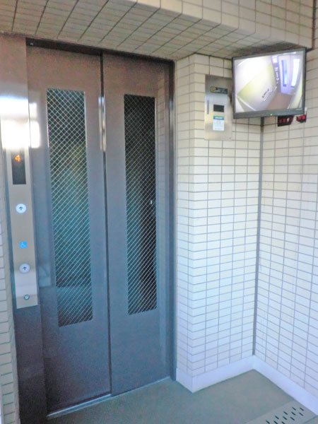【宅配ボックス】不在時でも荷物を受け取れる宅配ボックスを完備。再配達の手間を省き、日中忙しい方・・・