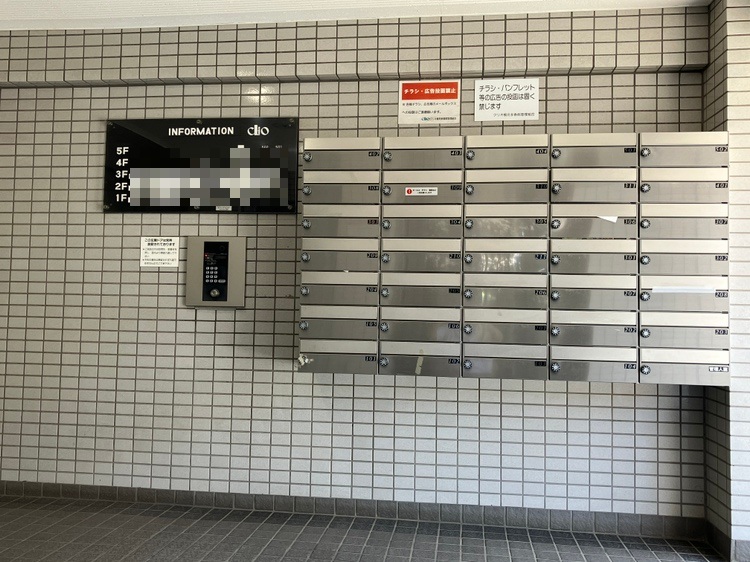 【共用部/集合ポスト】共用部には、集合ポストが設けられています。外気の影響を受けにくく、居住者のプライバシーも守られます。