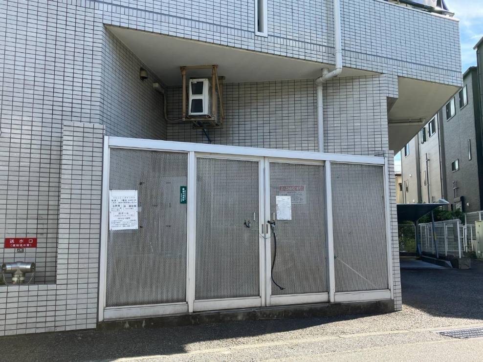 【共用部】公営水道・公共下水・都市ガスをご利用いただけます。現況空室です。引き渡し可能時期に関しては、ご相談くださいませ。