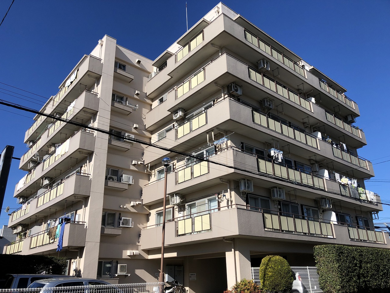 RC造6階建て総戸数22戸のマンション。お出かけしやすい2階部分のお部屋のご紹介です。