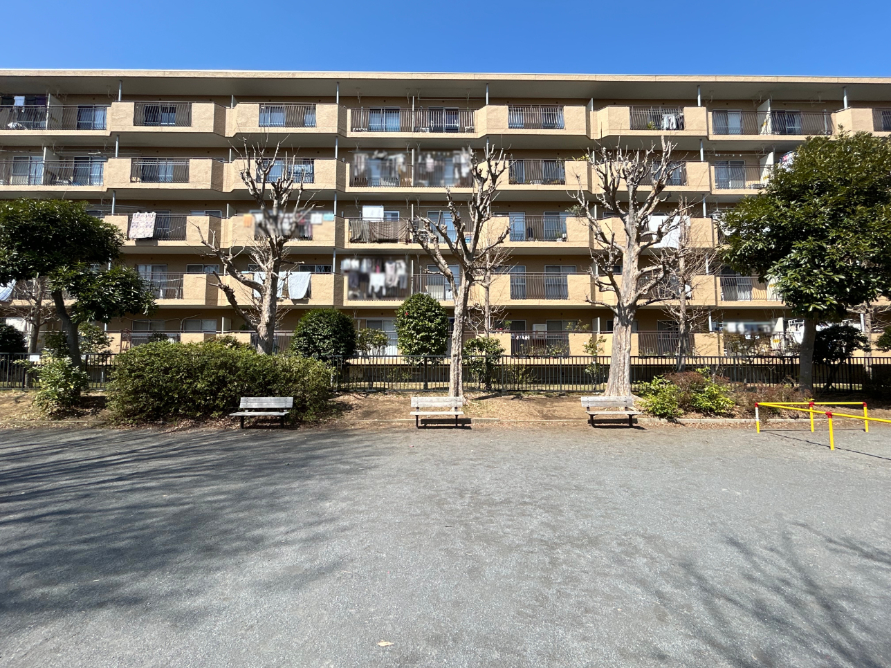 【現地外観】徒歩5分圏内に生活利便施設や教育施設が揃い、暮らしやすい住環境が整っています。