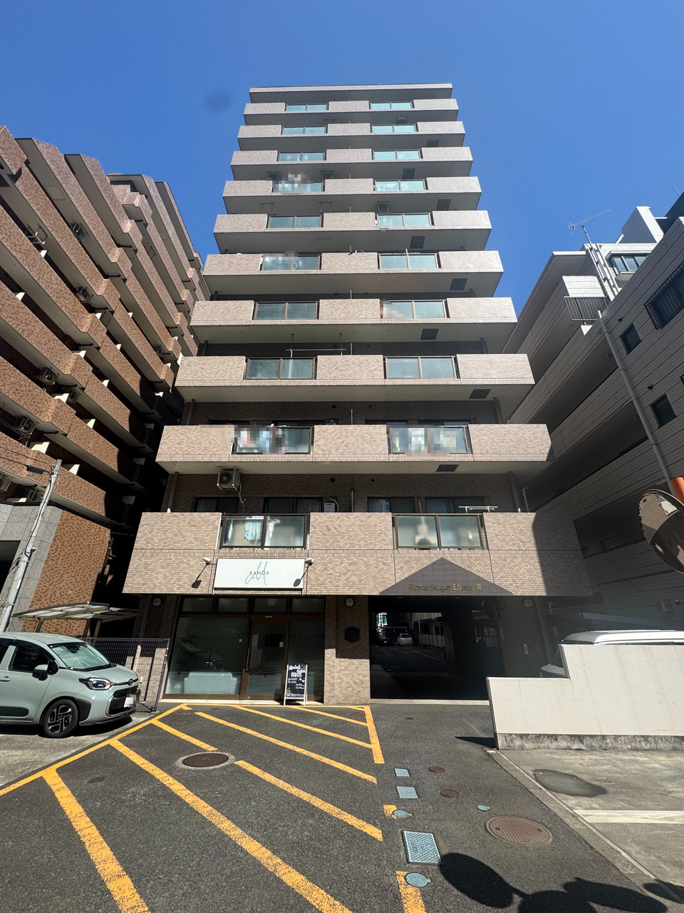 【現地外観写真】小田急小田原線/相模鉄道本線「海老名」駅まで徒歩6分の立地。都心まで快適にアクセスできます。