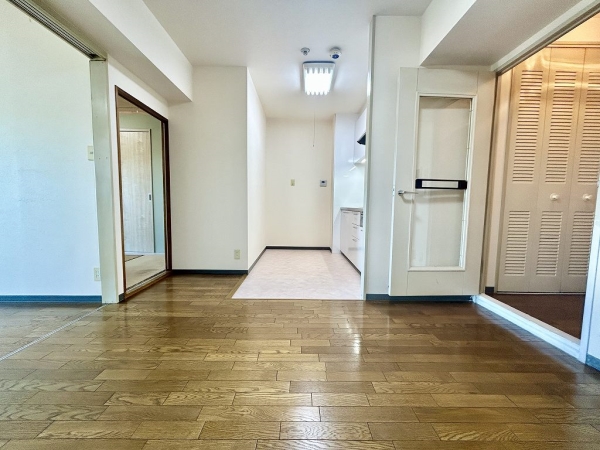 仕切りが少なく開放感あふれるダイニング