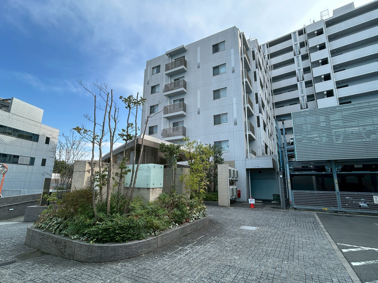 【外観】水回り・内装リフォーム実施(2026年6月)。綺麗な住まいで新生活をスタートできます。エアコン・照明設置済みです。