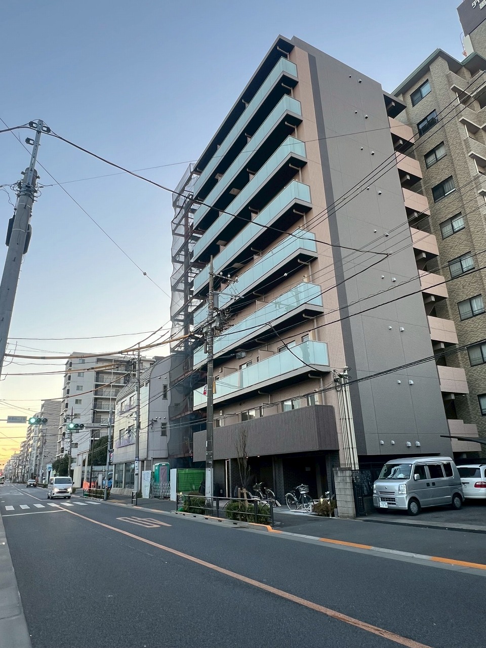 防犯カメラの設置や24時間セキュリティシステム、ハンズフリーカラーモニター付きインターホンなど安心してお住まいいただける防犯設備が充実しております。