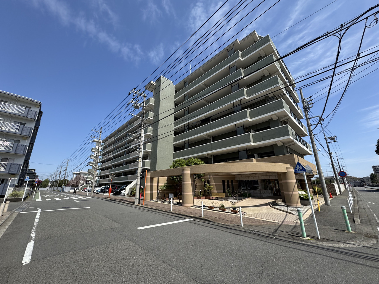 【外観写真】地上7階建・総戸数55戸のマンションです。JR横浜線「淵野辺」駅まで徒歩10分。「町田」駅まで2駅、「長津田」駅や「新横浜」駅までダイレクトアクセス可能です。