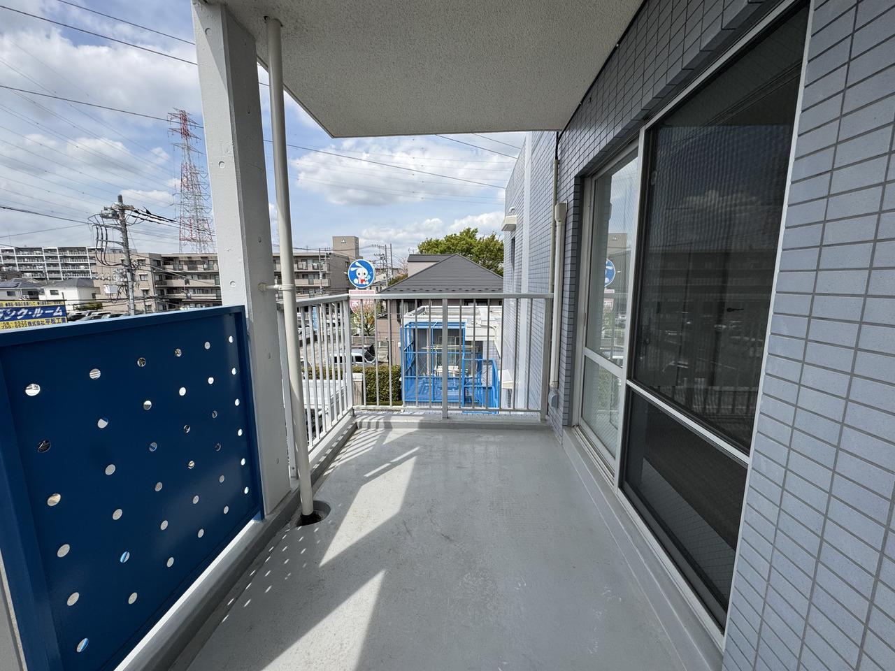 【バルコニー】目の前の視界を遮る大きな建物が隣接していないため、ゆったりとした眺望を楽しむことができます。※眺望は将来に渡って保証するものではありません。