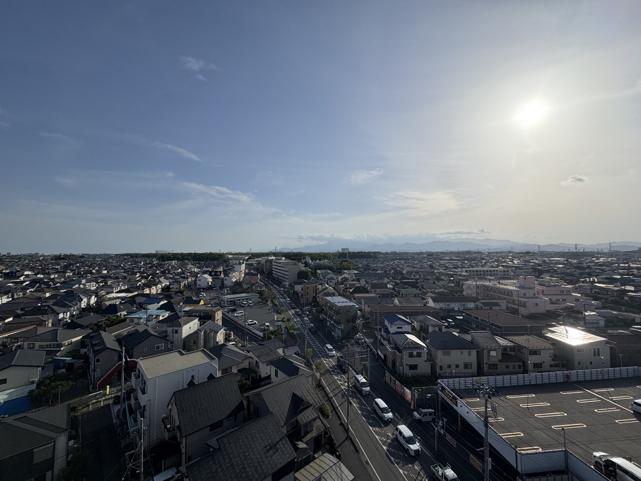 【眺望】10階部分のため、眺望良好です。晴れた日には心地よい青空を楽しめます。※眺望は将来に渡って保証するものではありません。