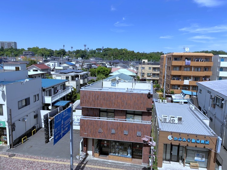 【住戸からの眺望】2面にバルコニーが備わっているので、各方向の眺望をお楽しみいただけます。※眺望は将来に渡って保証するものではありません。