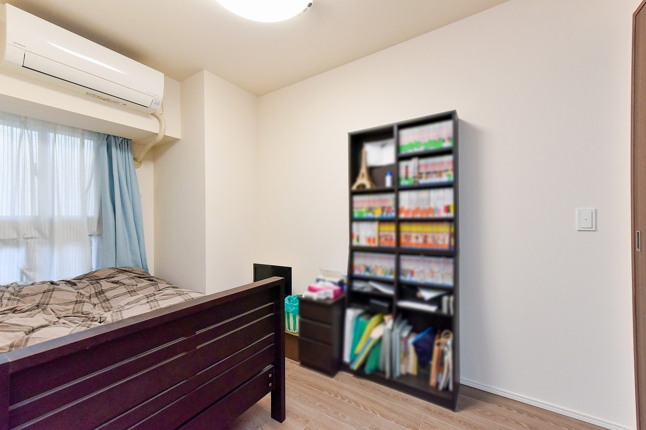 【洋室(約5.2帖)】廊下より出入り可能な独立したお部屋です。プライベートな時間もゆったりと過ごすことができます。